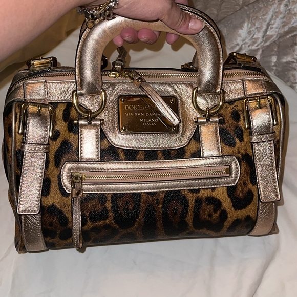 Dolce Cabanna preloved excellent condition bag has a strap leopard print. - Picture 16 of 16